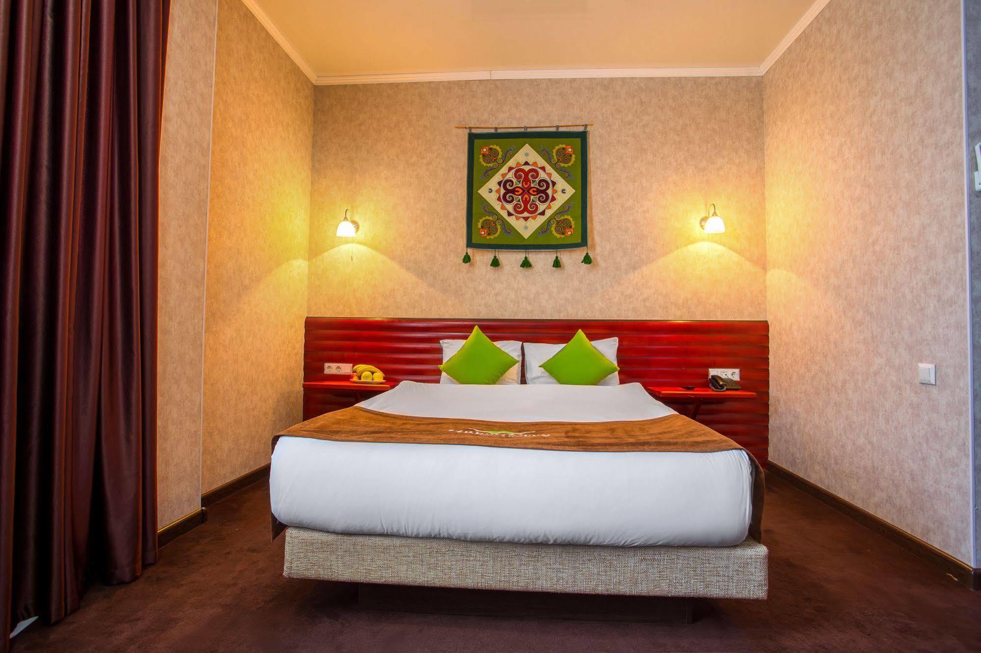 Green City Hotel Bichkek Extérieur photo